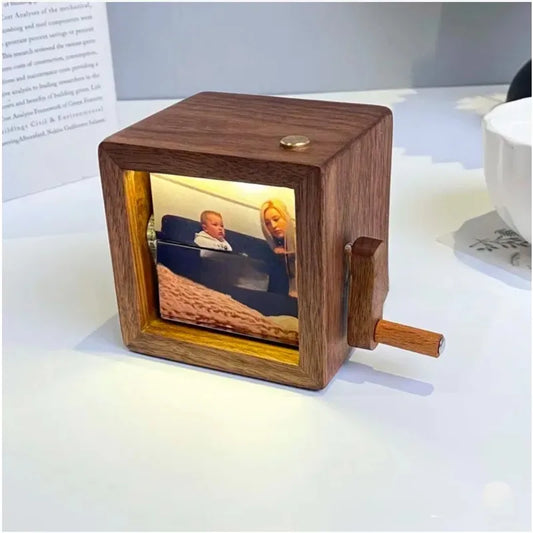 Custom Flip Book Photo Machine in Wooden Cube – 8 Frames